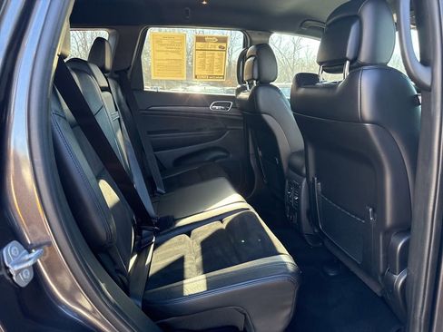 Used 2021 Jeep Grand Cherokee Laredo X image 13