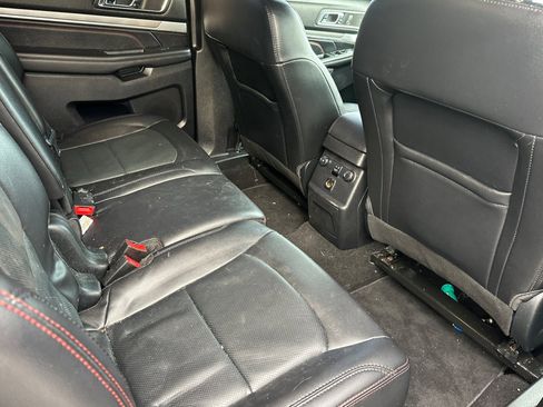 Used 2019 Ford Explorer Sport image 18