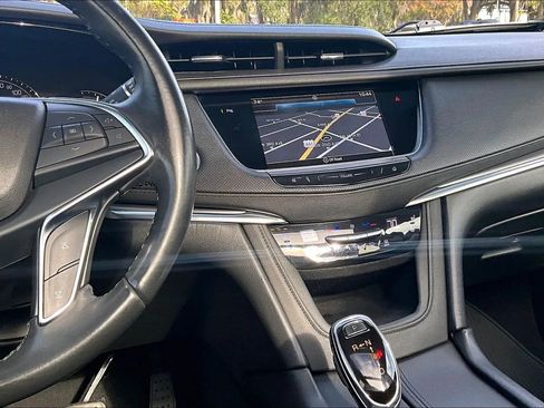 Used 2018 Cadillac XT5 Premium Luxury image 6