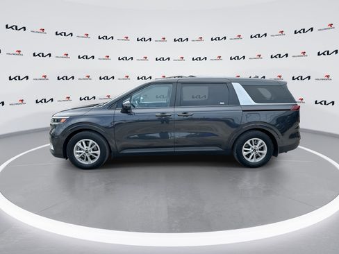Used 2024 Kia Carnival LX FWD image 5