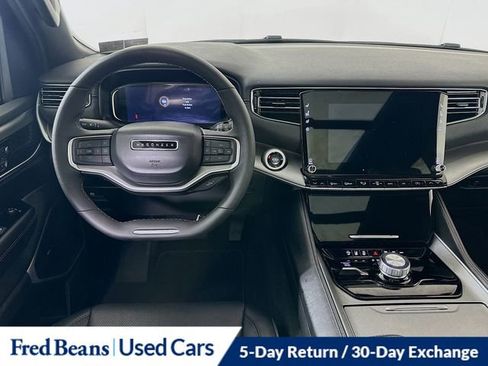 Used 2025 Jeep Wagoneer Series II w/ Premium Group I image 26