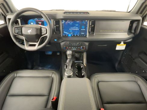 New 2025 Ford Bronco Badlands w/ Sasquatch Package image 13