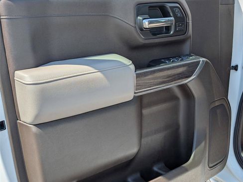 Used 2022 Chevrolet Silverado 2500 LTZ w/ LTZ Convenience Package AWD/4WD image 15