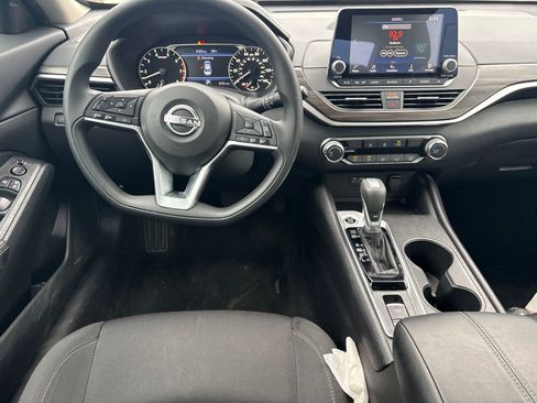 Used 2025 Nissan Altima 2.5 SV AWD/4WD image 11