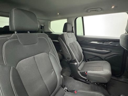 Used 2023 Jeep Grand Cherokee L Laredo AWD/4WD image 36