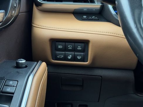 Certified 2022 Toyota Highlander Platinum image 38