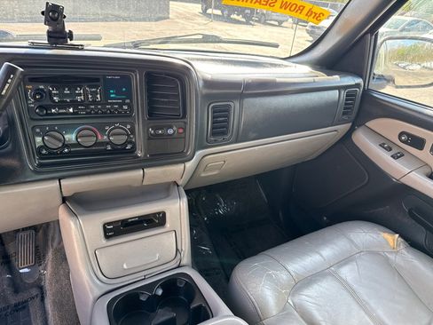 Used 2001 Chevrolet Tahoe LT w/ LT Preferred Equipment Group image 15