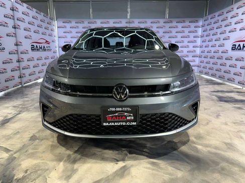 Used 2025 Volkswagen Jetta SE FWD image 3