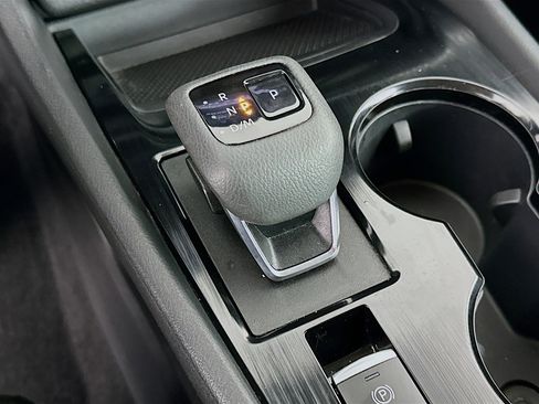 Used 2025 Nissan Rogue SV image 24