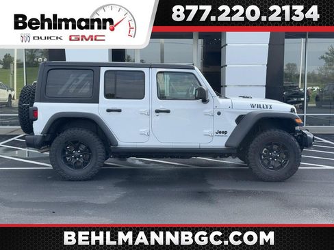 Used 2025 Jeep Wrangler Unlimited Sport AWD/4WD image 1