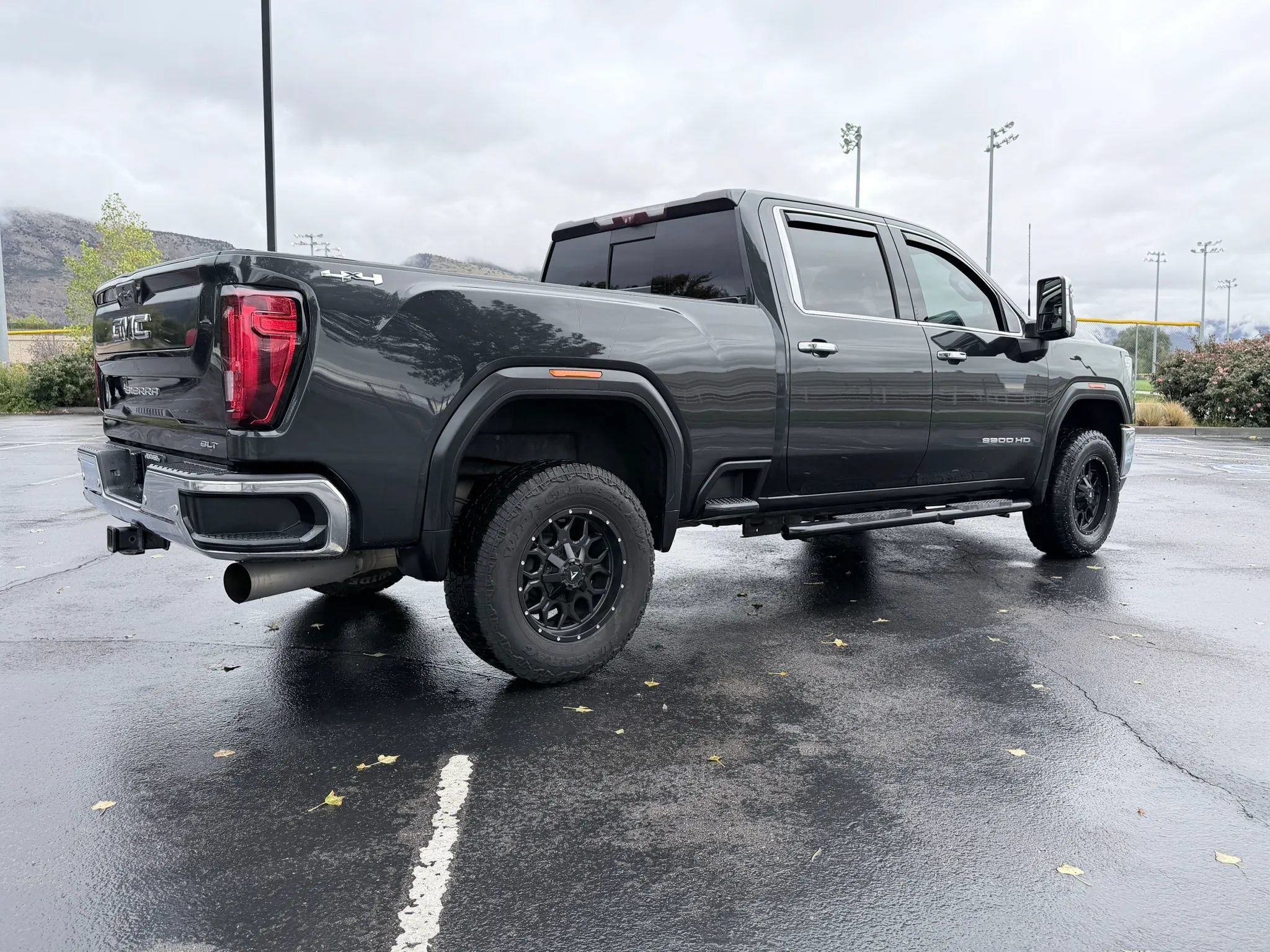 Used 2020 GMC Sierra 3500 SLT w/ Technology Package AWD/4WD image 4