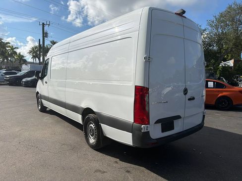 Used 2025 Mercedes-Benz Sprinter 2500 image 4