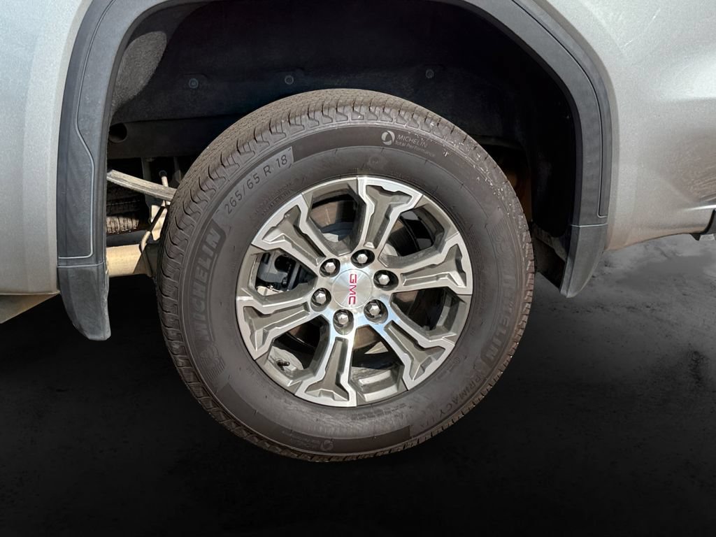 Used 2023 GMC Sierra 1500 SLT AWD/4WD image 9