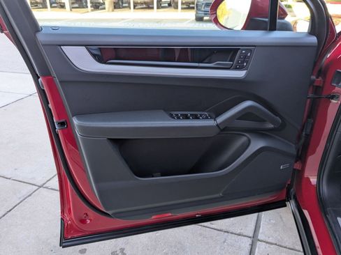 Used 2024 Porsche Cayenne S image 13