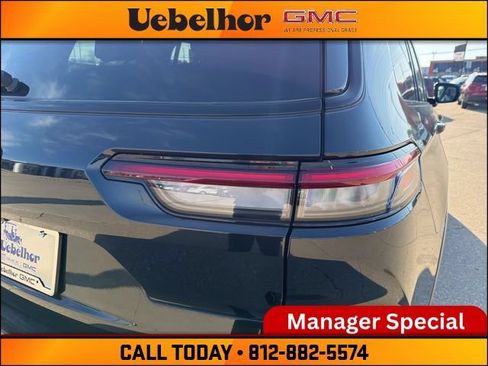 Used 2023 Jeep Grand Cherokee L Laredo AWD/4WD image 11