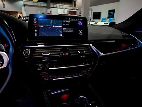 Used 2021 BMW 530i xDrive w/ Executive Package image 26