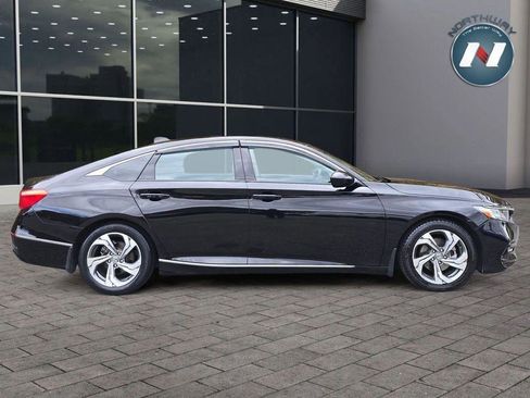 Used 2018 Honda Accord EX image 11