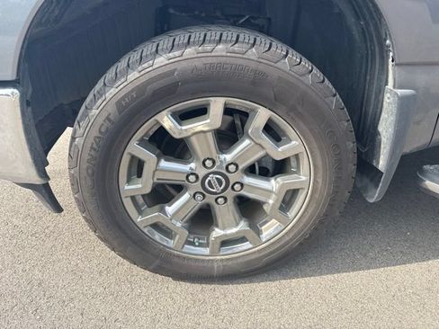 Used 2019 Nissan Titan SL w/ Chrome Package AWD/4WD image 9