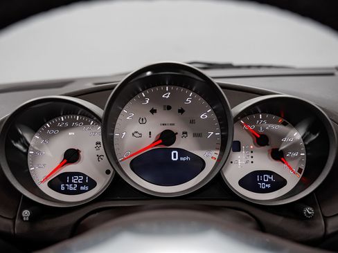 Used 2011 Porsche Boxster Spyder RWD image 11