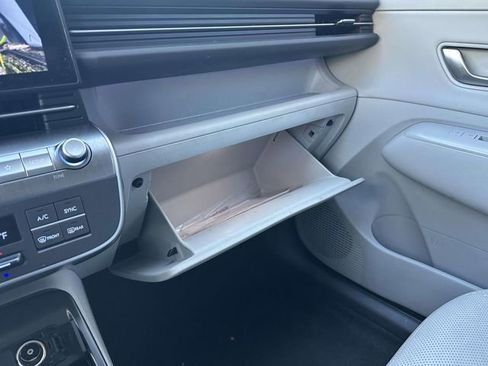 Used 2024 Hyundai Kona Limited image 18