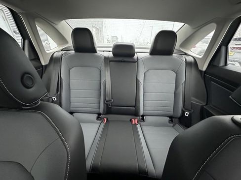 Certified 2025 Volkswagen Jetta SE image 22