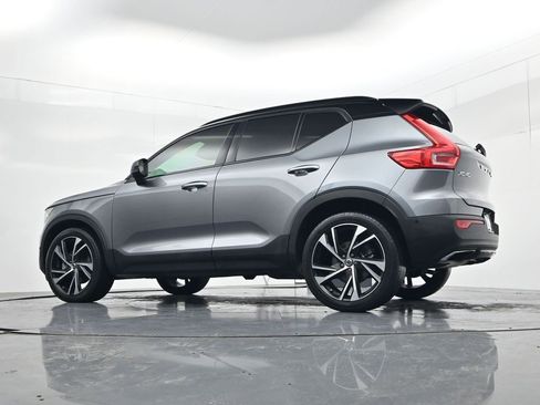 Used 2019 Volvo XC40 T5 R-Design image 53