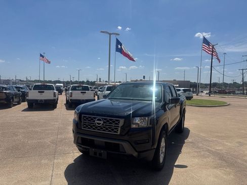 Used 2022 Nissan Frontier SV AWD/4WD image 7