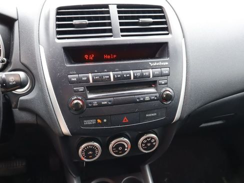 Used 2011 Mitsubishi Outlander Sport SE FWD image 7