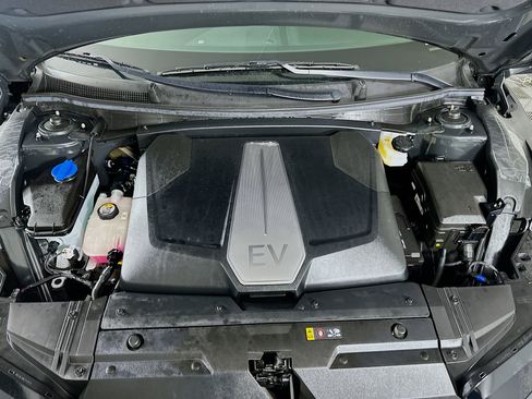 Used 2024 Kia EV6 Light image 32