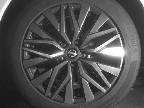 Used 2025 Nissan Altima 2.5 SV FWD image 14
