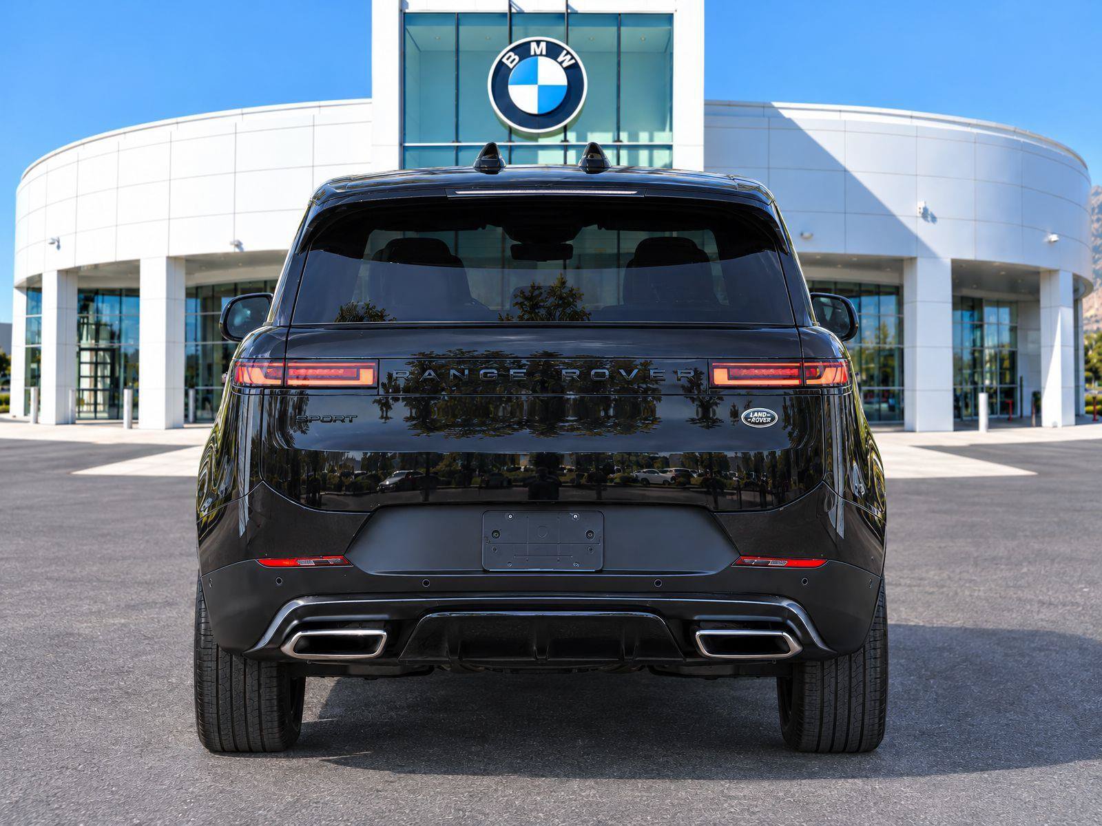 Used 2023 Land Rover Range Rover Sport SE AWD/4WD image 7
