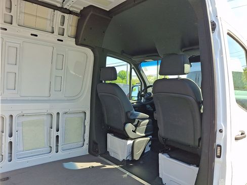 Used 2025 Mercedes-Benz Sprinter 2500 image 12