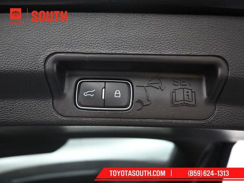 Used 2020 Ford Explorer Limited w/ Class III Trailer Tow Package image 33