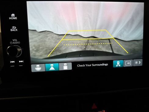 Used 2025 Honda Pilot Touring image 29