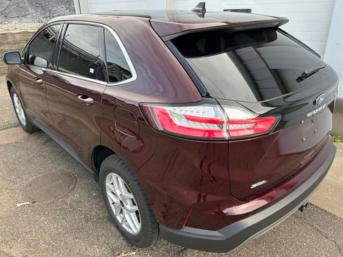 Certified 2024 Ford Edge SEL w/ Convenience Package AWD/4WD image 4