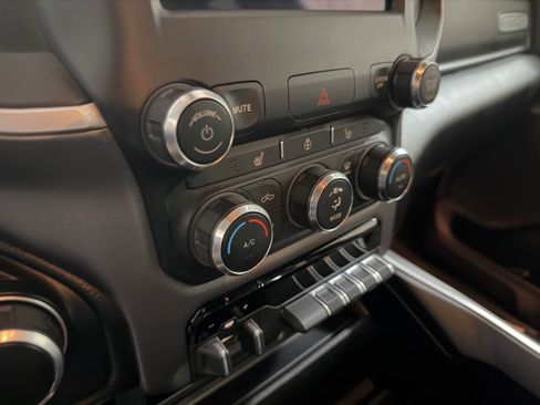 Used 2021 RAM 1500 Big Horn AWD/4WD image 13
