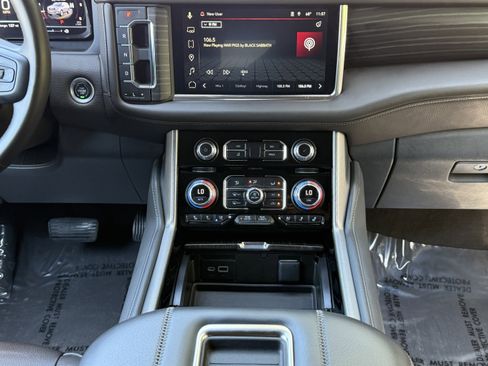 Used 2023 GMC Yukon Denali AWD/4WD image 23