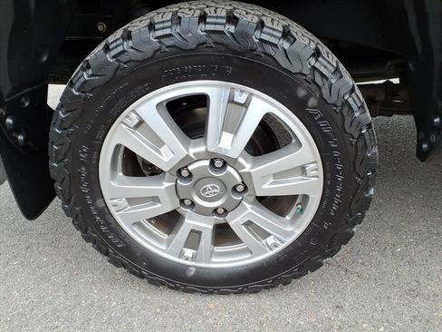 Certified 2017 Toyota Tundra Platinum image 27