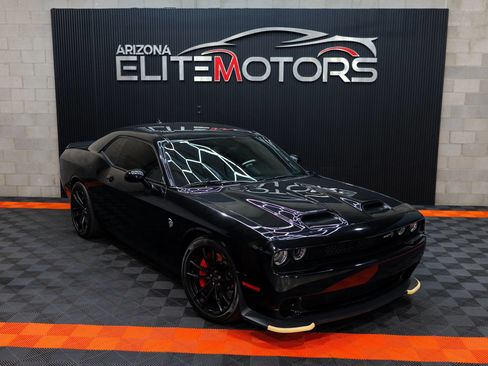 Used 2023 Dodge Challenger SRT Hellcat w/ Driver Convenience Group RWD image 9