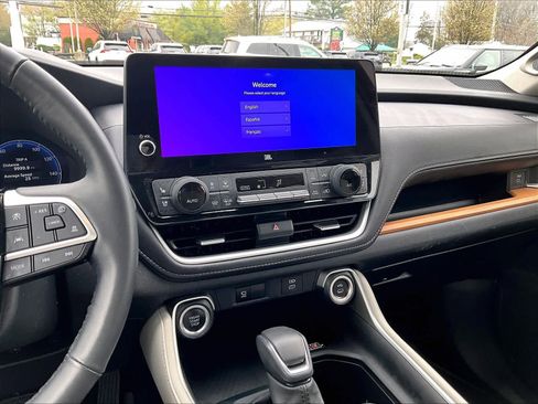 Used 2024 Toyota Grand Highlander Limited image 19