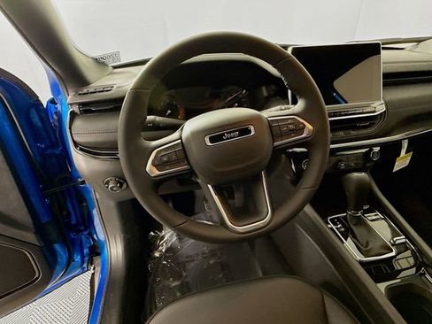 New 2026 Jeep Compass Latitude image 11