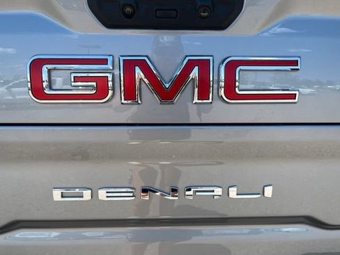 Used 2025 GMC Sierra 3500 Denali w/ Denali Reserve Package AWD/4WD image 23