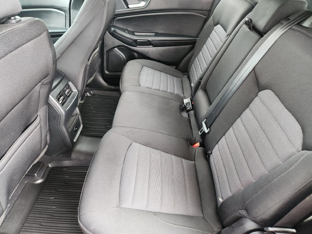 Used 2024 Ford Edge SE w/ Black Appearance Package AWD/4WD image 19