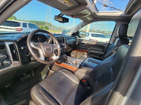 Used 2017 GMC Sierra 1500 SLT w/ SLT Premium Package AWD/4WD image 16