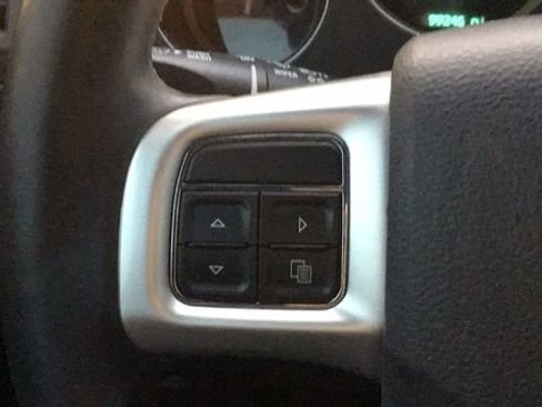 Used 2014 Dodge Challenger SXT image 16