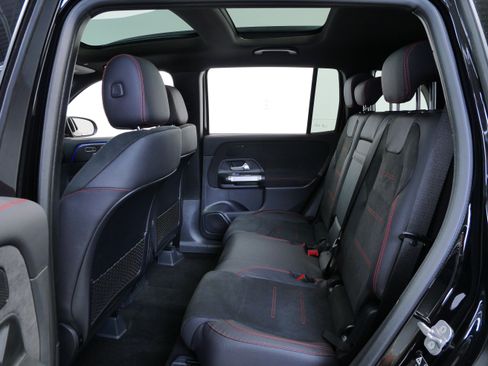 New 2026 Mercedes-Benz GLB 250 4MATIC image 8