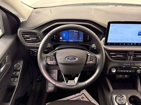 Certified 2025 Ford Escape SE FWD image 10
