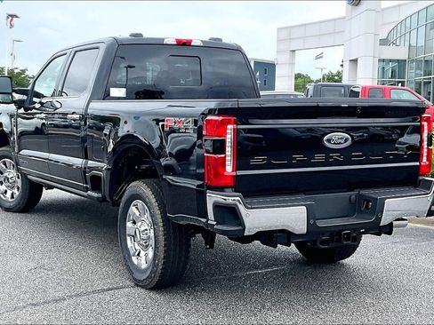 New 2026 Ford F250 Lariat w/ Chrome Package AWD/4WD image 3