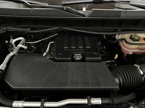 Used 2021 Chevrolet Silverado 1500 LT AWD/4WD image 7