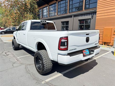 Used 2022 RAM 2500 Limited w/ Night Edition AWD/4WD image 3